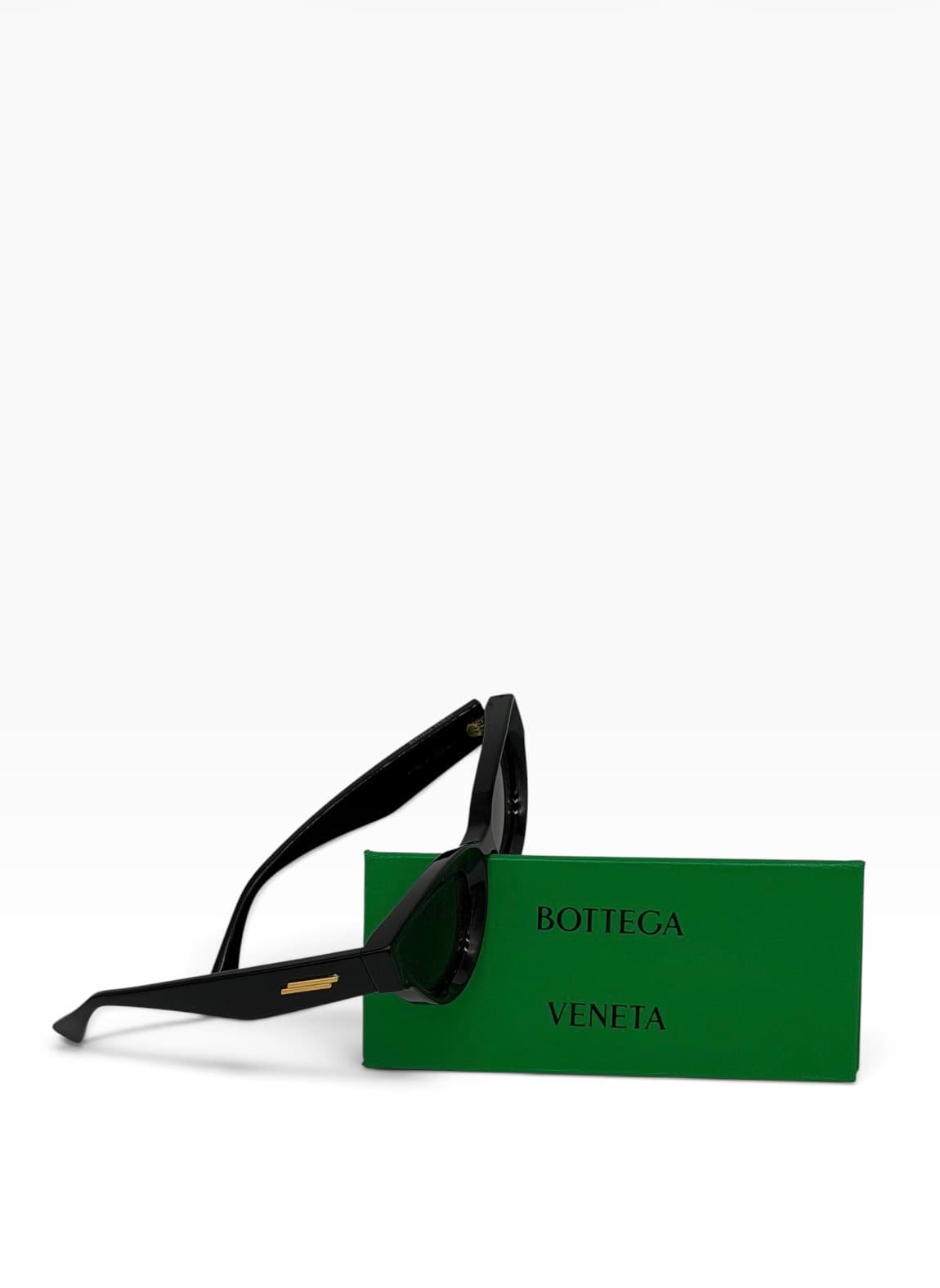 Bottega Veneta Bottega Veneta Cat-Eye Sunglasses Black